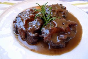 Receta-de-rabo-de-toro-un-guiso-tradicional-2-1048x7001[1]