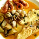 merluza-al-ajillo-con-alcachofas-gambas-y-almejas-foto-principal