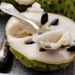 comer-chirimoya-500x312[1]