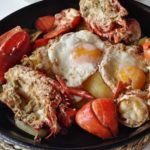 bogavante-con-huevos-fritos-y-patatas-13542
