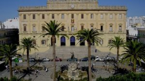 ayuntamiento-y-plaza-del-rey-San-Fernando