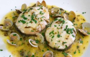Merluza-en-salsa-verde-con-almejas[1]