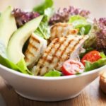 ensalada-pollo-aguacate-655x368 (1)