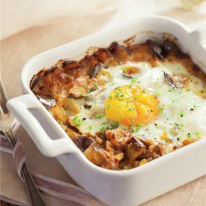 huevos-al-plato-con-berenjena-y-tomate_6a3910c7_800x800