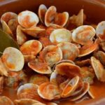 La receta de chirlas con tomate más tradicional